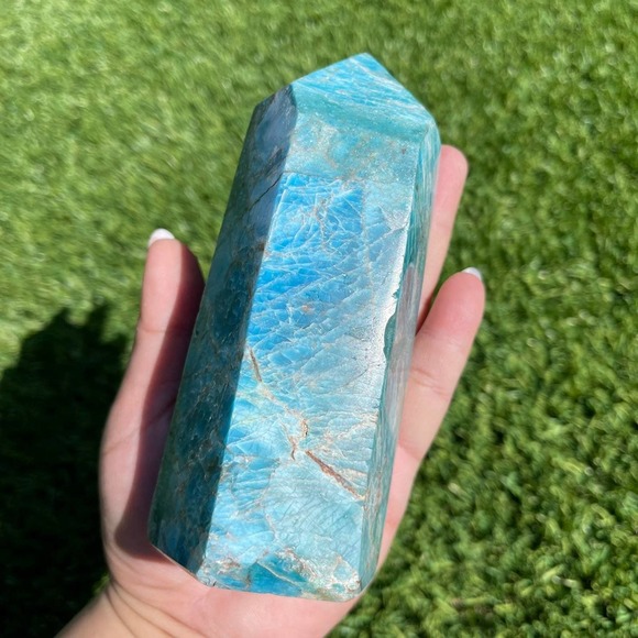 Blue Apatite Tower - Picture 5 of 12